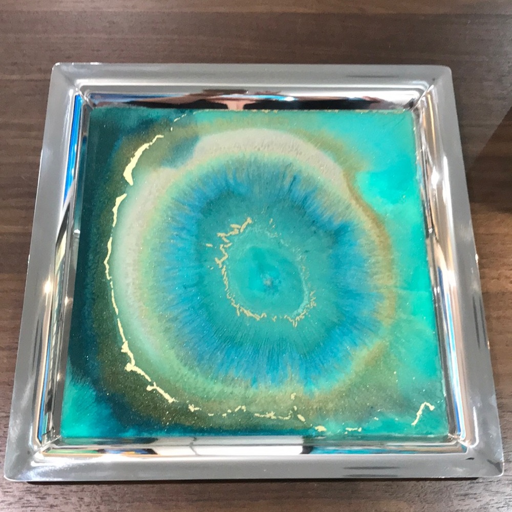 Serving tray